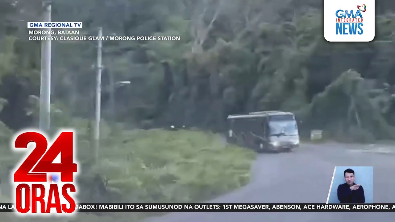 Shuttle bus na nawalan umano ng preno, dumausdos at nahulog sa bangin | 24 Oras