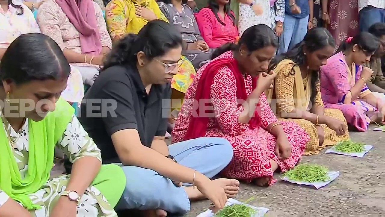 പുല്ല് തിന്ന് പ്രതിഷേധം, സെക്രട്ടേറിയറ്റിന് മുന്നിൽ സമരം കടുപ്പിച്ച് LPST RANK ഹോൾഡേഴ്സ്