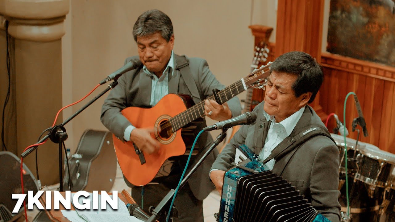 Tuyo Soy Mi Señor, Tuya Es Mi Vida - Trio Velasquez (50 Aniversario)