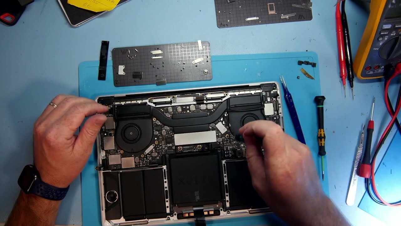 207. MacBook Pro qui ne démarre plus | A1706 - 820 00923