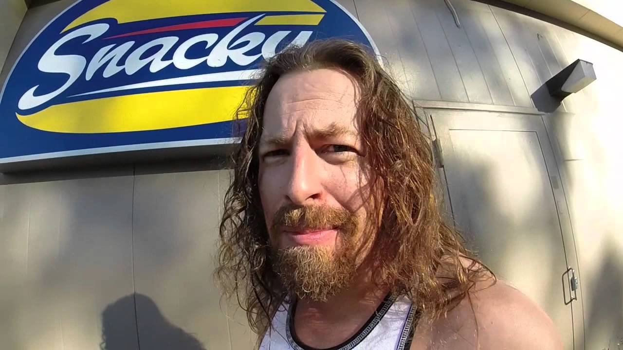 Starbuck ja Stark Adder ottavat uusintaottelun Sörnäisten Snacky Slamissa 29.8.