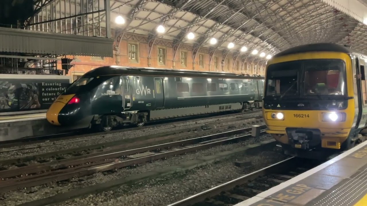 Trains at Bristol Temple Meads + snowplough 9/12/25