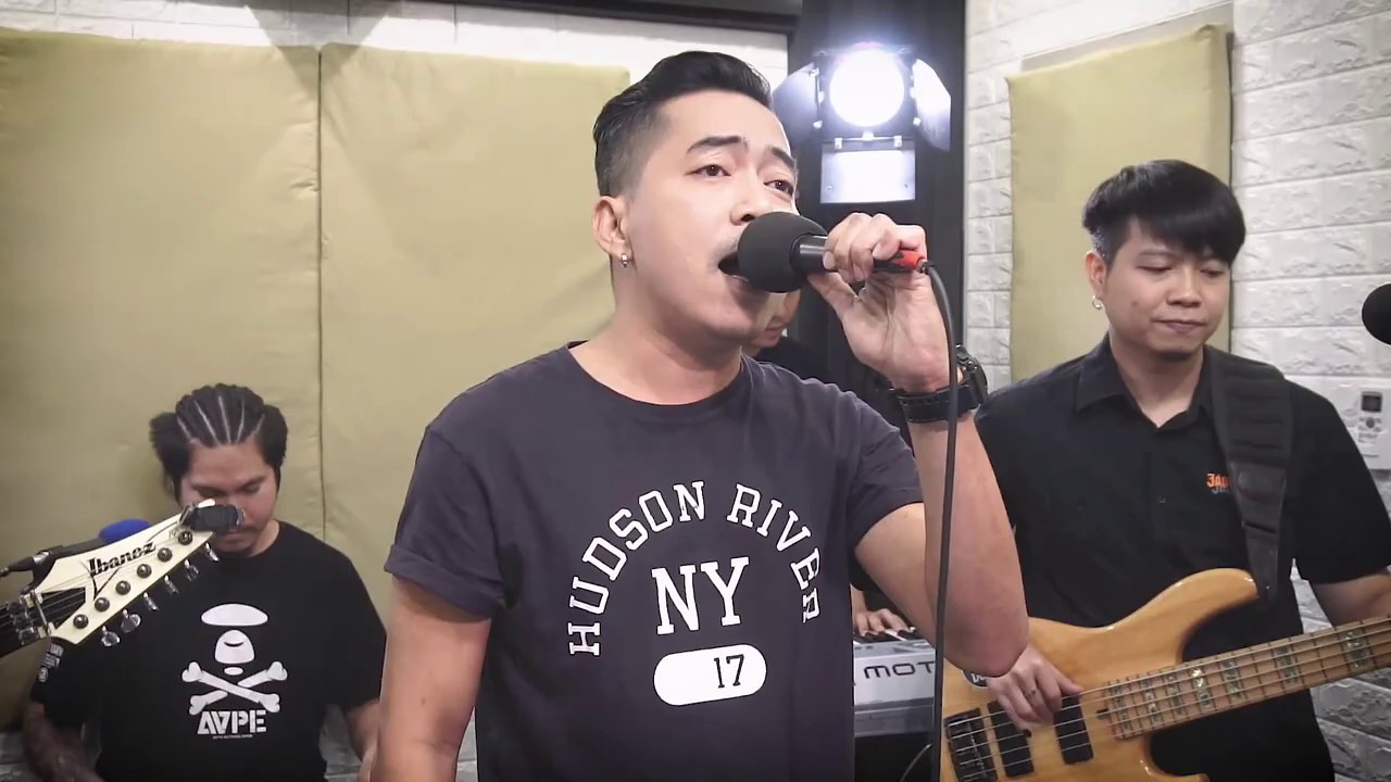 วิทลัยหลายใจ - วิด ไฮเปอร์ Cover by หวิว ณัฐพนธ์ วงษ์สนิท Live at ห้องท้ายบ้าน
