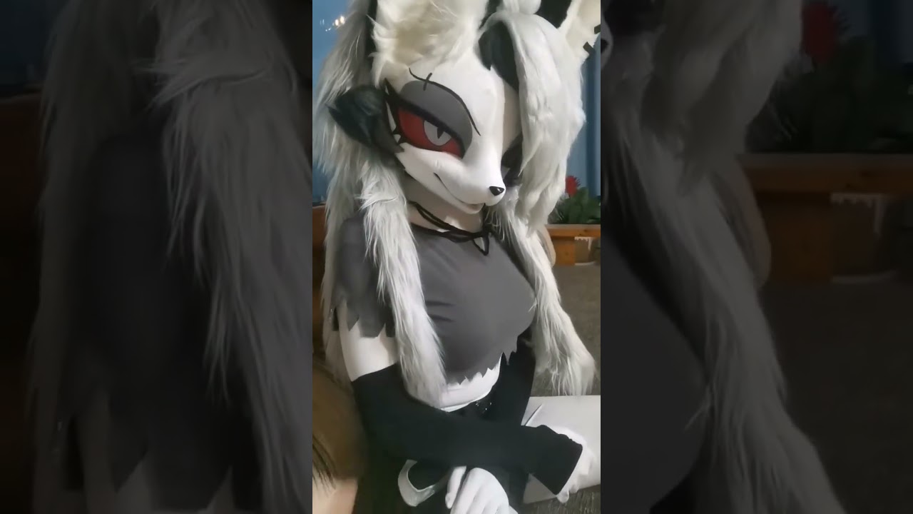 I accept custom orders for fursuit.Check my furheads on my web. The web link in my bio.