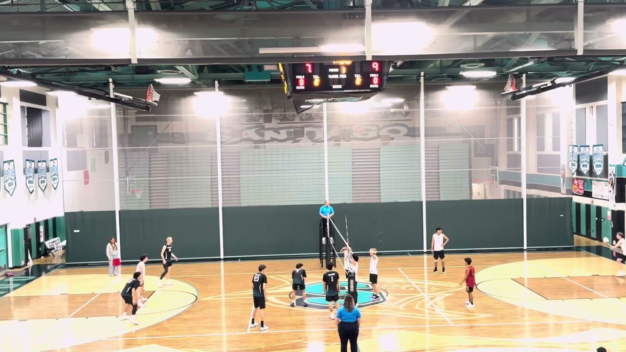 Santiago Varsity vs Hillcrest - Set 1