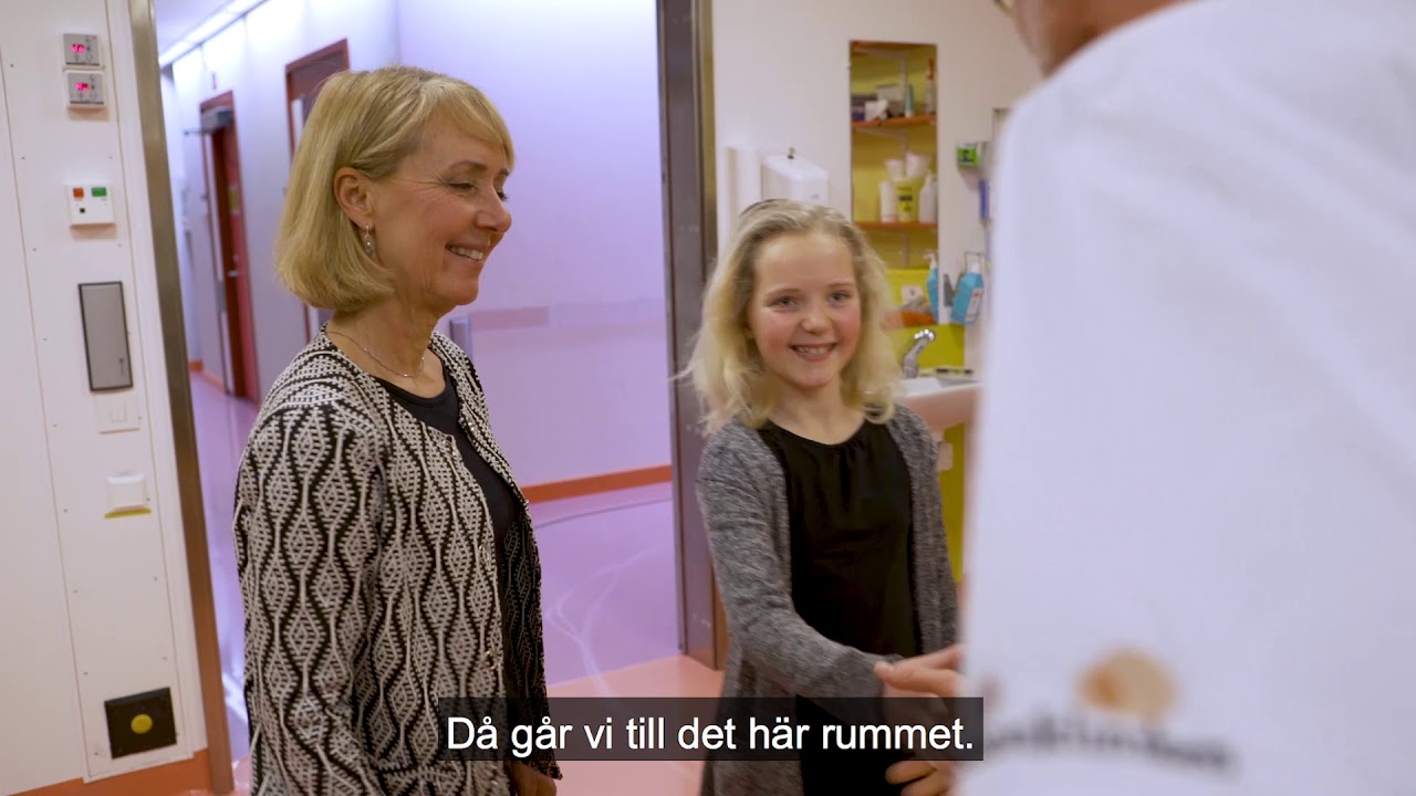 Ett barn får behandling på Skandionkliniken – med sövning