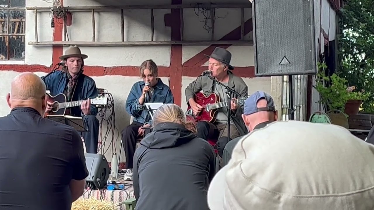 Pelle Ossler Sole Gipp Ossler live på Butik GUL i Kölleröd den 5 Juli 2023