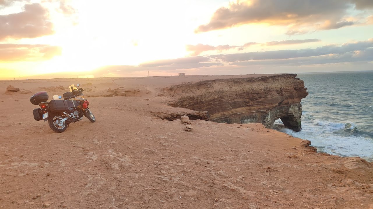 1. ESPAÑA-SENEGAL en moto. Rumbo a DAKAR cruzando el SAHARA en solitario. MARRUECOS
