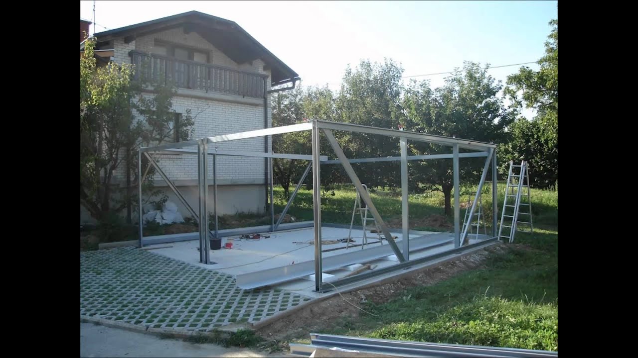 Garaža raste iz Hosekrinega materiala