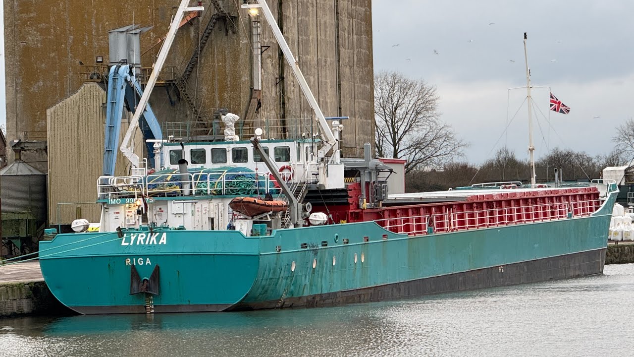 020226 Lyrika & Eems Dollard #sharpness #freighter #AONB #canalandrivertrust 