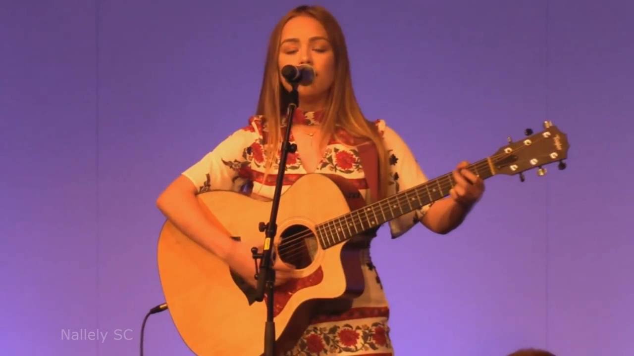 Connie Talbot - Clown cover at Pride Awards 2016
