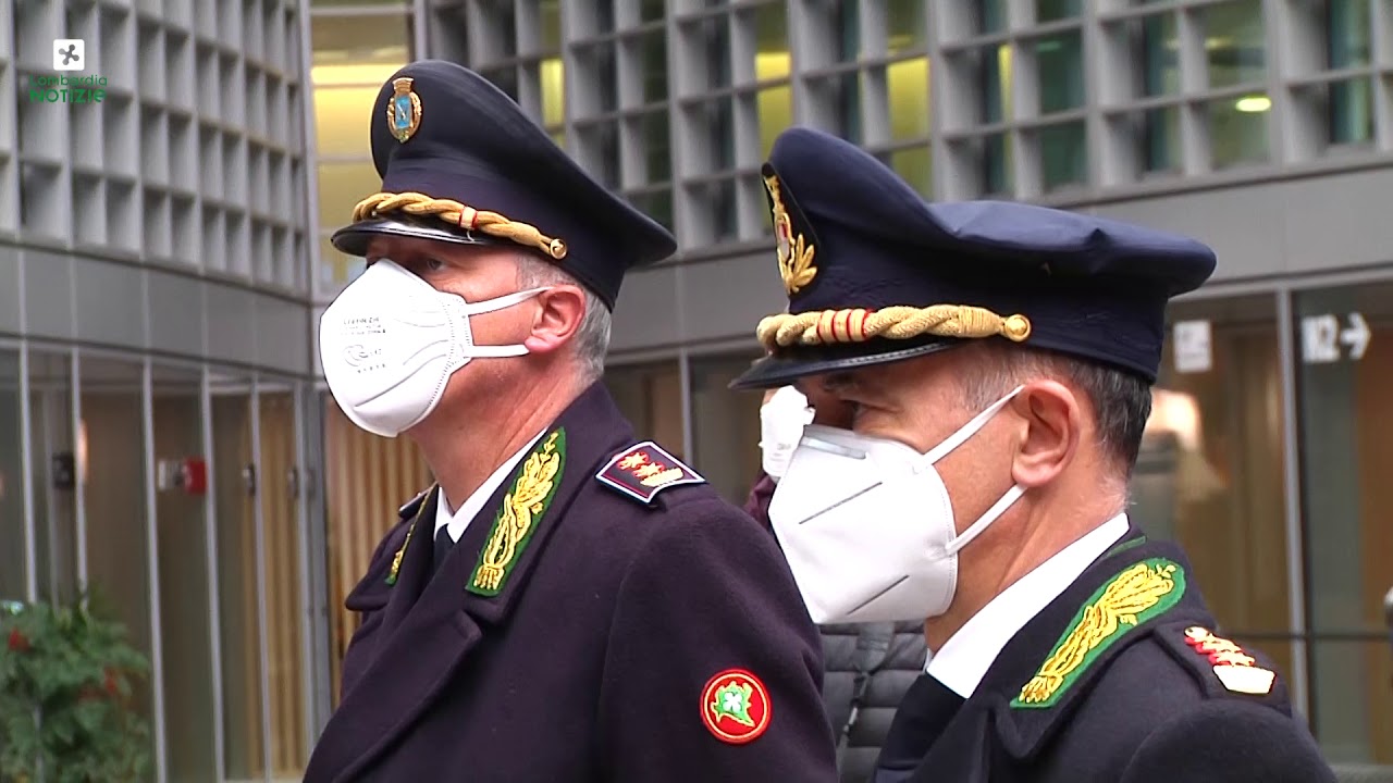 Fontana e De Corato consegnano riconoscimenti a Polizia locale per lavoro durante lockdown