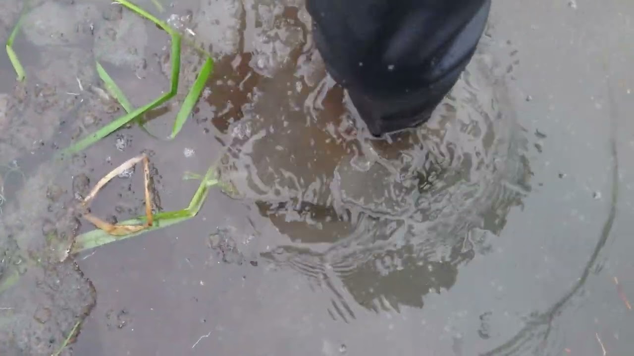 Overknee boots in mud 1