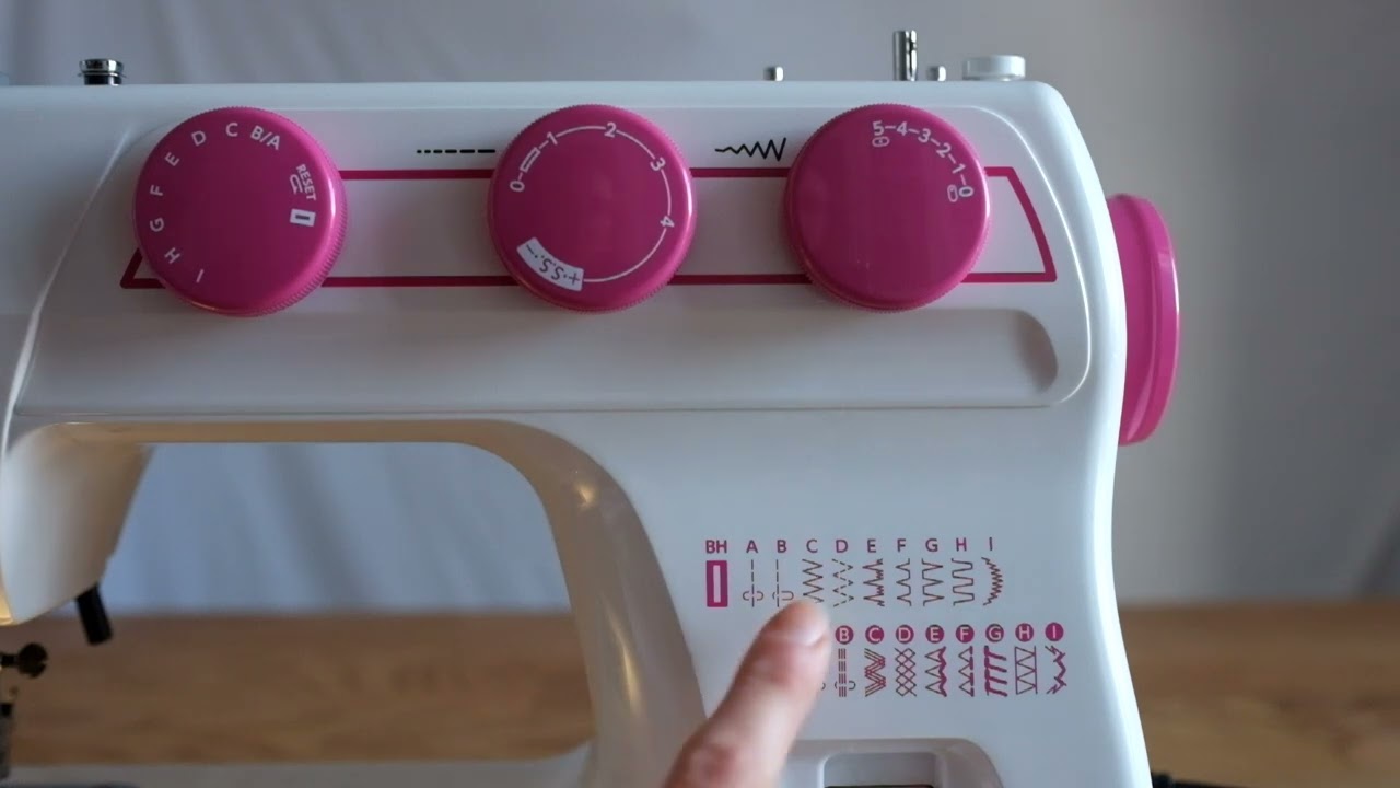 Découvrons les points de la JANOME Magenta 43