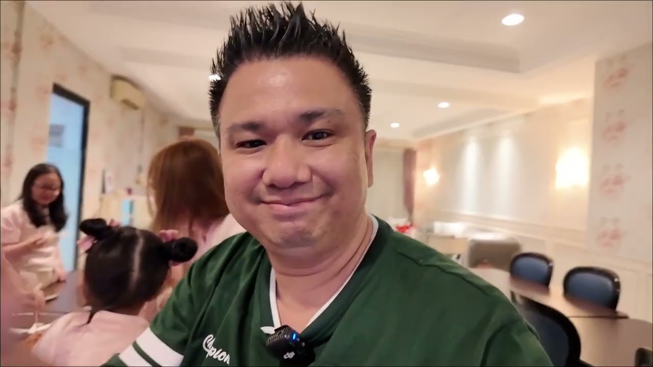 Malam Imlek with Family play Games sing and Dance