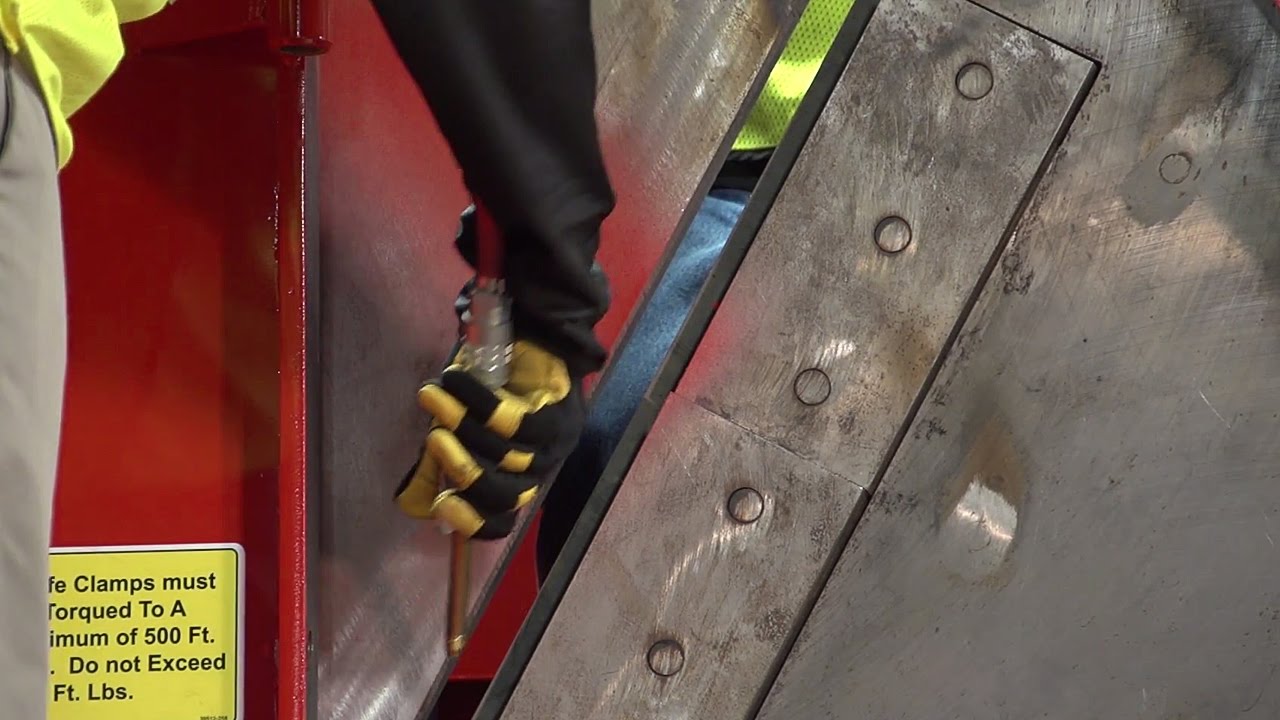 Maintenance Made Easy - How to Change Industrial Disc Style Chipper Knives