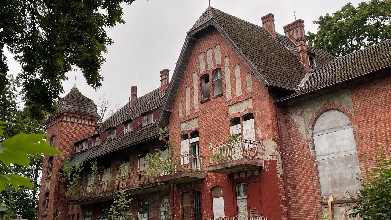 Dziwn&oacute;w, stare koszary Wojska Polskiego.