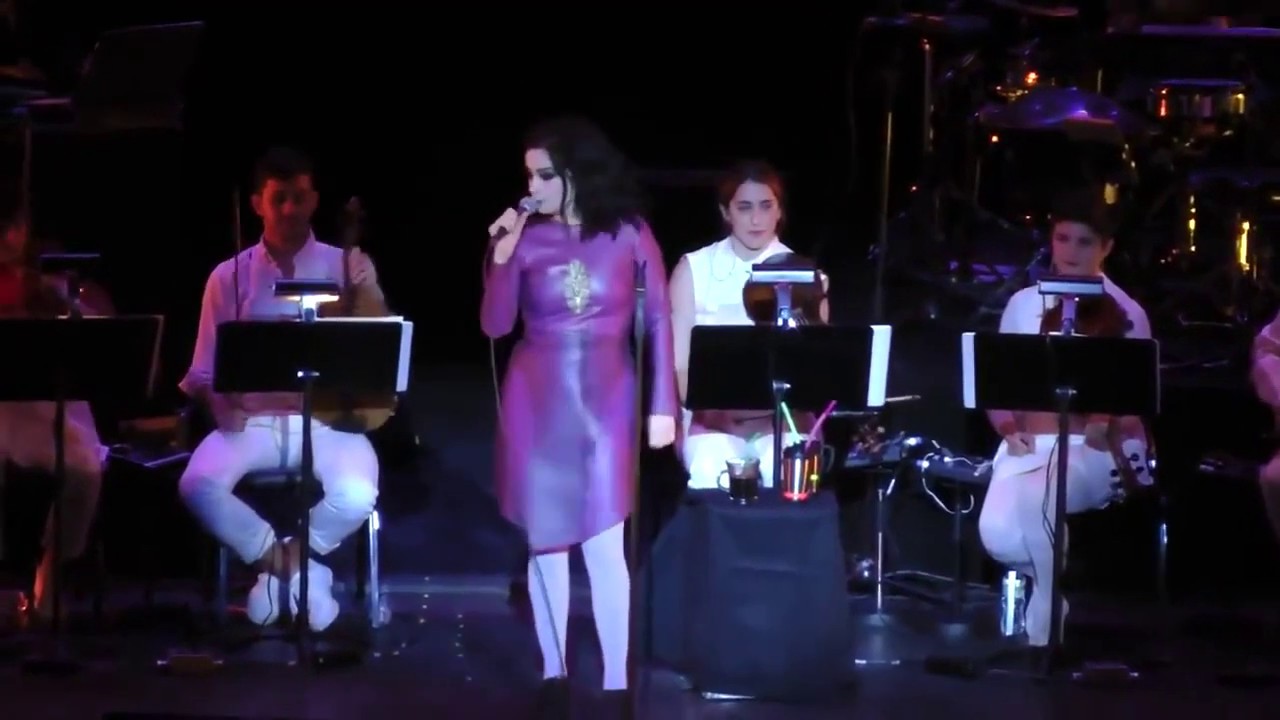 Björk : All Is Full Of Love (City Center, New York - April 1st 2015)
