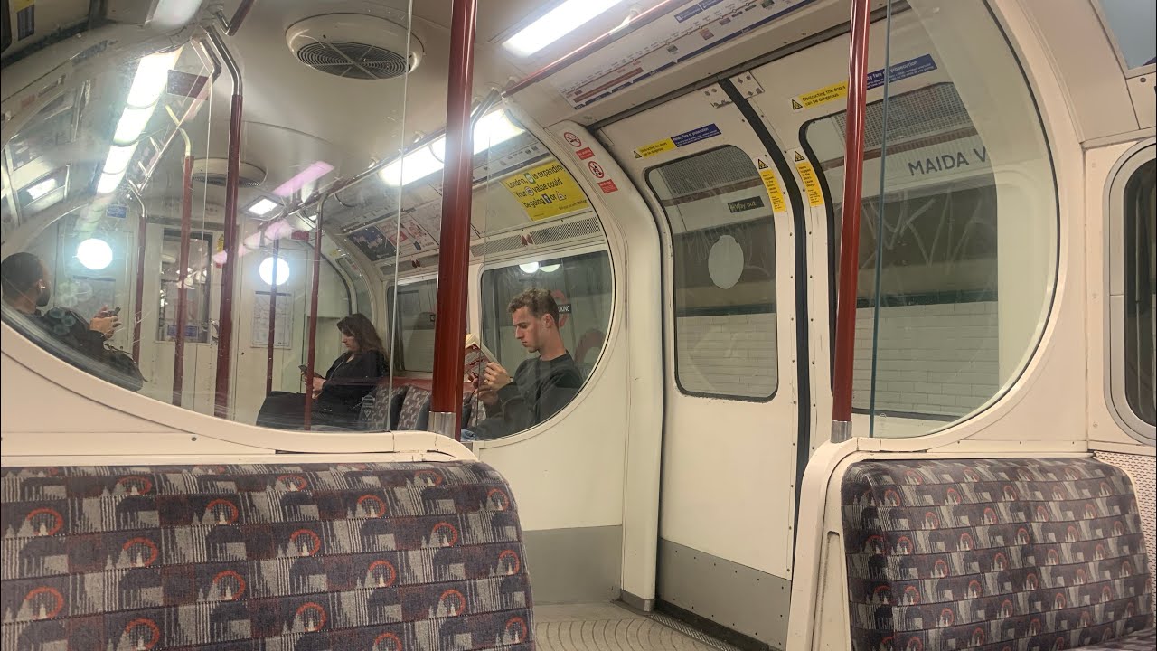 Bakerloo line 1972 stock 3559 FAULTY DOORS at Kilburn Park and Maida Vale