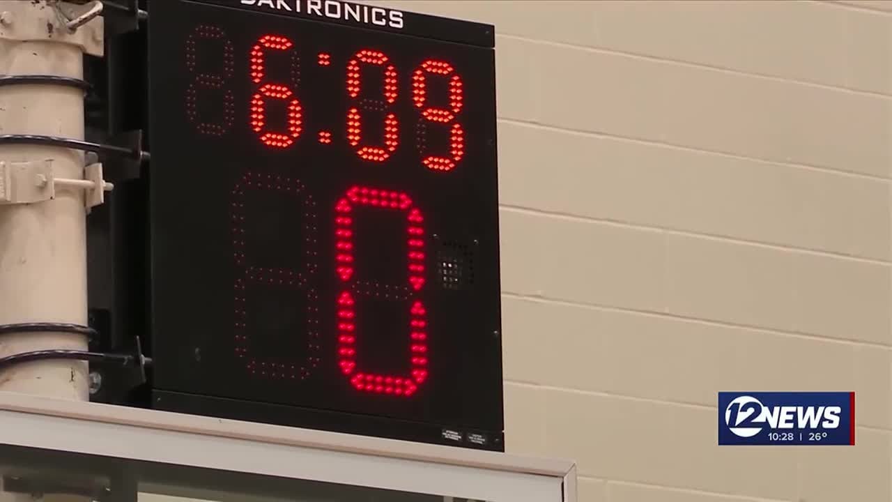 Kansas high school basketball teams preparing to use shot clock for first time