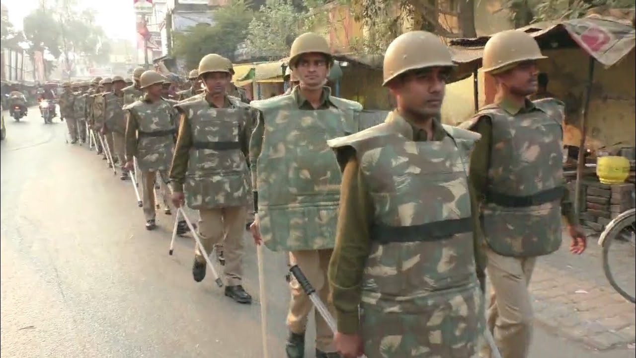 अब गाजीपुर में सड़क पर पुलिस फोर्स | sabsetejnews