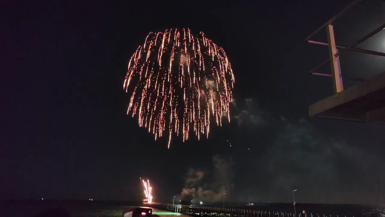 E17 - Semaphore Jetty Fireworks NYE 2025/26