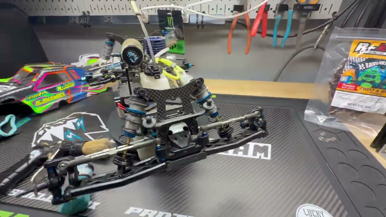 The Brawler Prep Brush - In Depth Cleaning Overview using Mucoff MO94