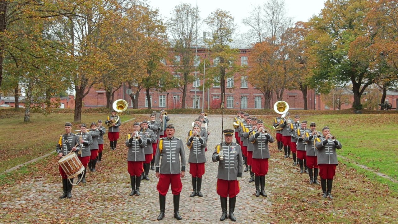 Rakuunasoittokunta ja tenori Jyrki Anttila - Sillanpään marssilaulu