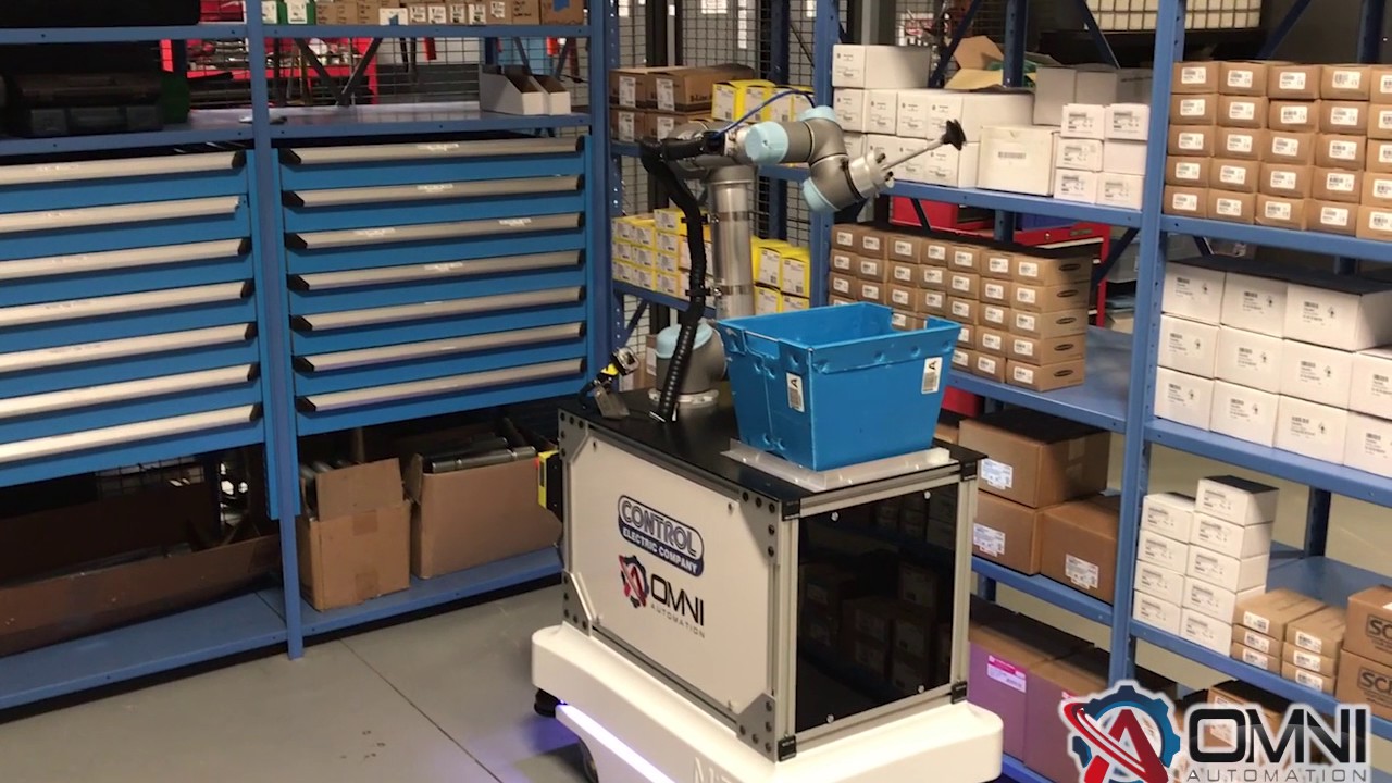 MiR 100 Robot Order Picking - Goods to Person