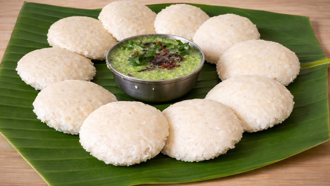 इनो, सोडा न वापरता पौष्टिक मिश्र डाळींची मऊ, लुसलुशीत इडली व चटणी | lentil idli & coconut chutney