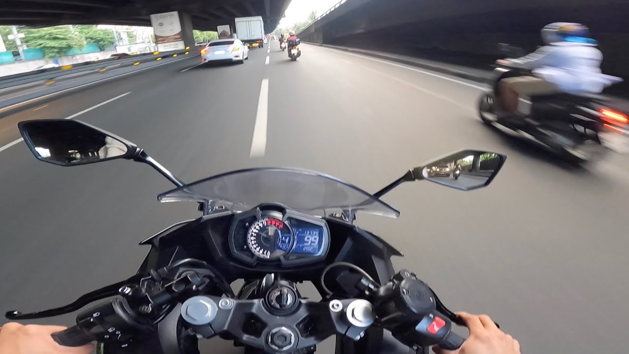 CITY RUN WITH THE NINJA400