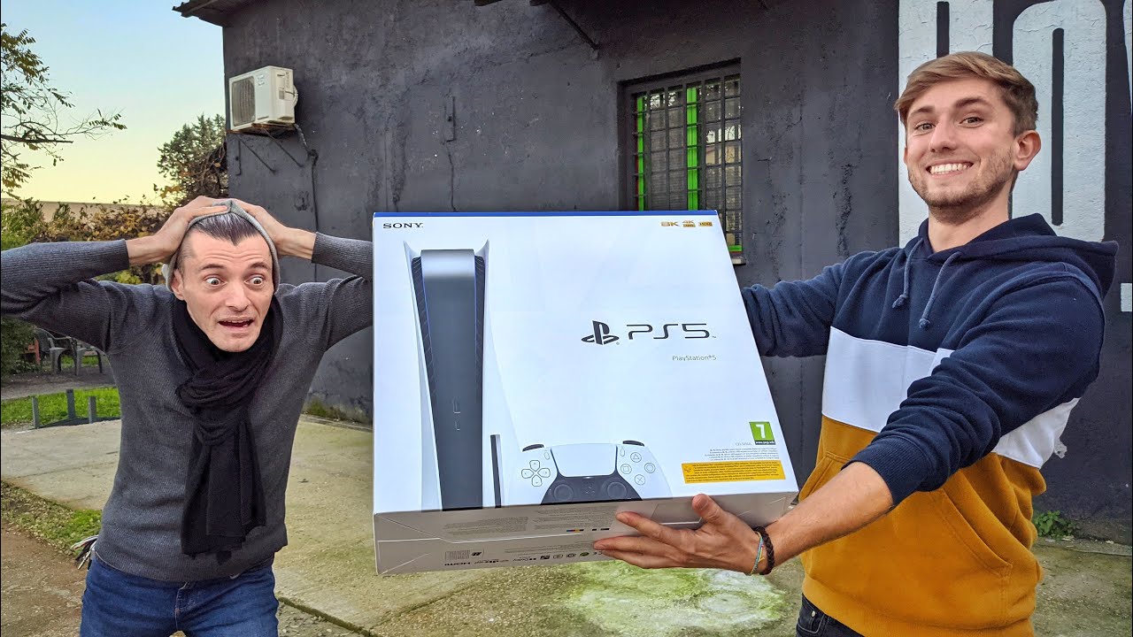 GLI HO REGALATO LA PLAYSTATION 5 - Cane secco