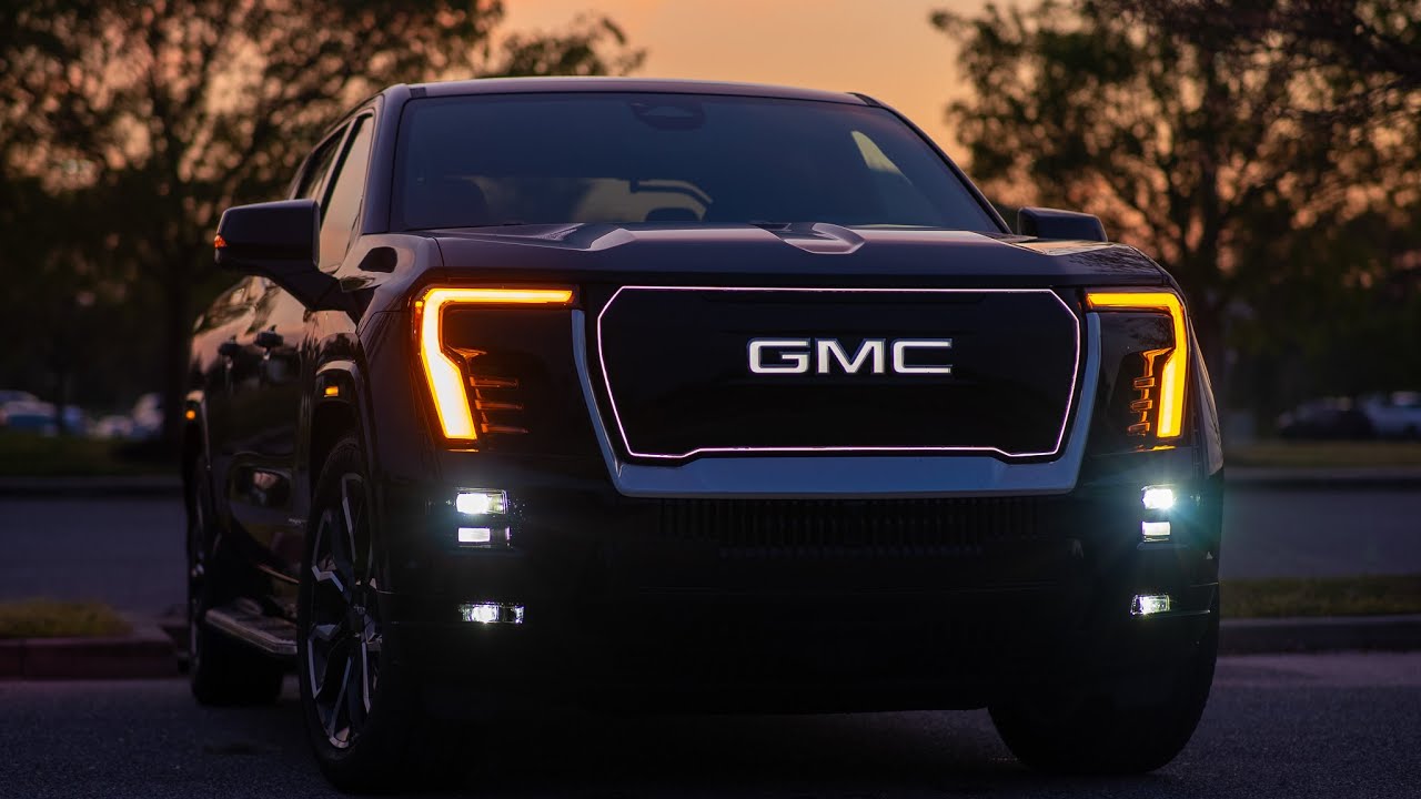 AT NIGHT 2025 GMC Sierra EV Denali - Nighttime Review – What You Need to Know in the Dark  #evtruck