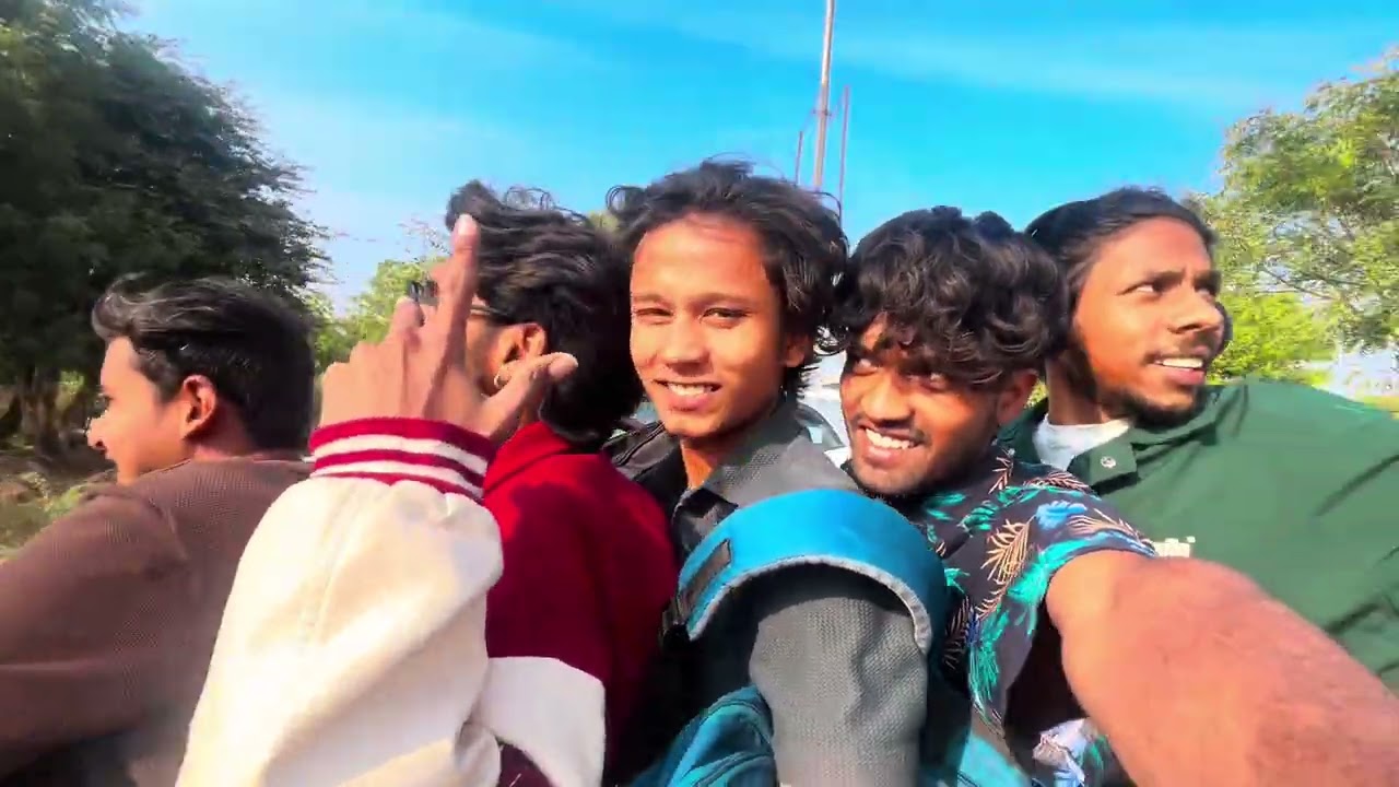 Aa Gai He … 🤣 #vlog #vlogger #vlogging #wedding #iscontemple #radheradhe #radhekrishna #comedy 