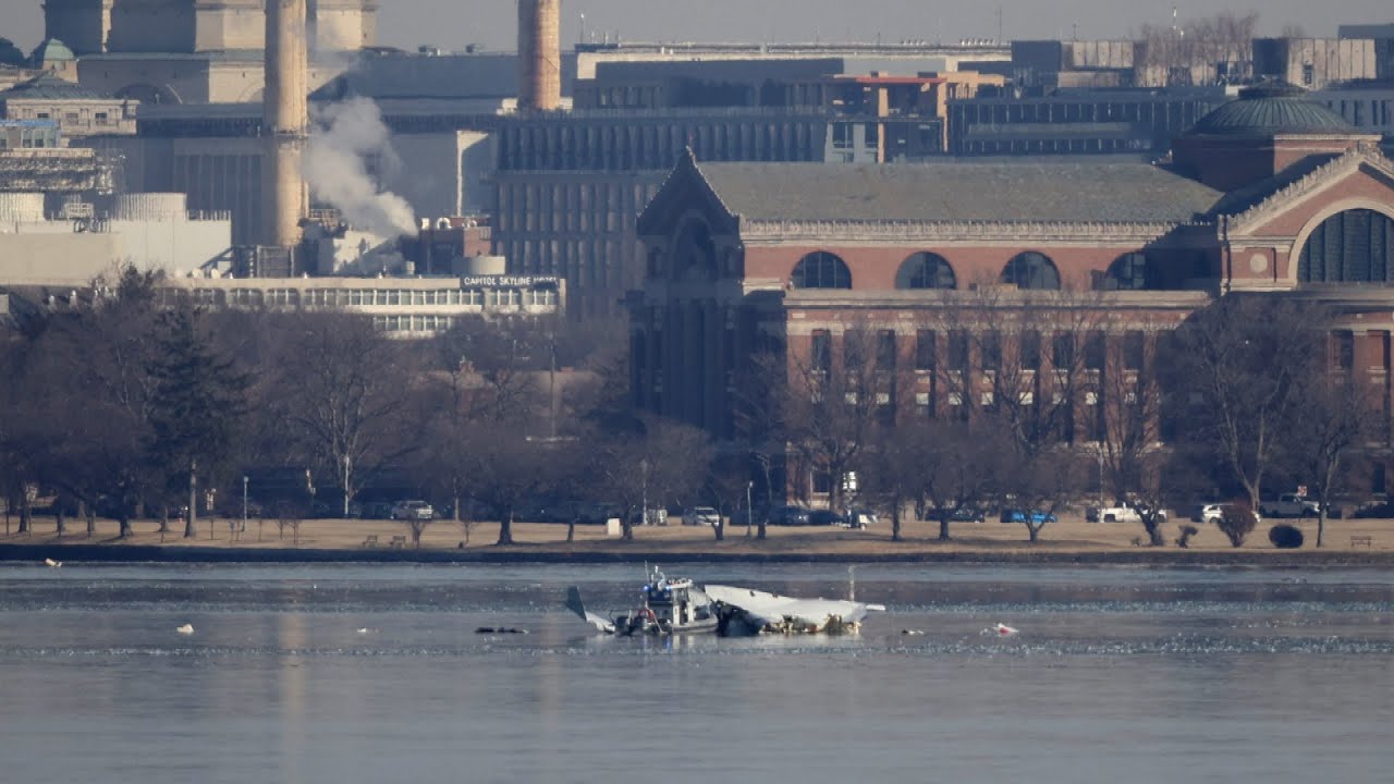 Airplane Disasters Spark Fear of Flying Across US