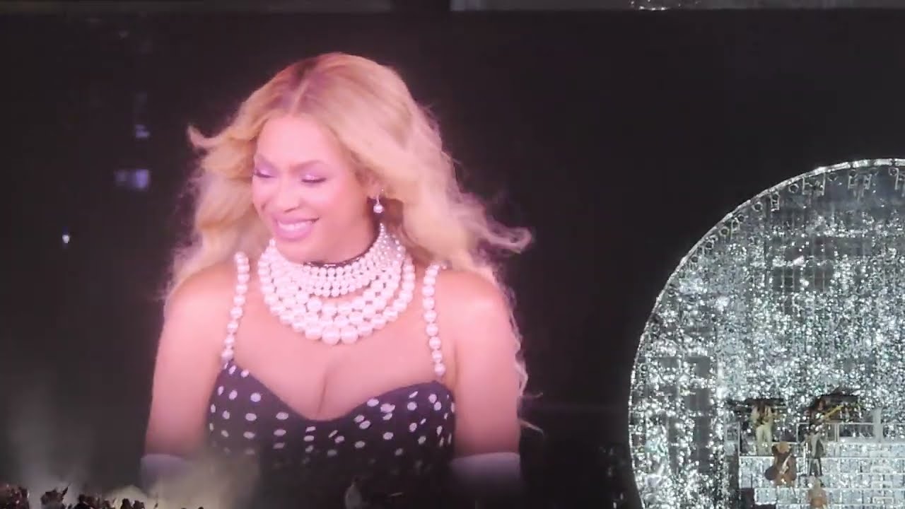 Beyoncé - 1+1 Renaissance World Tour Houston Night 1