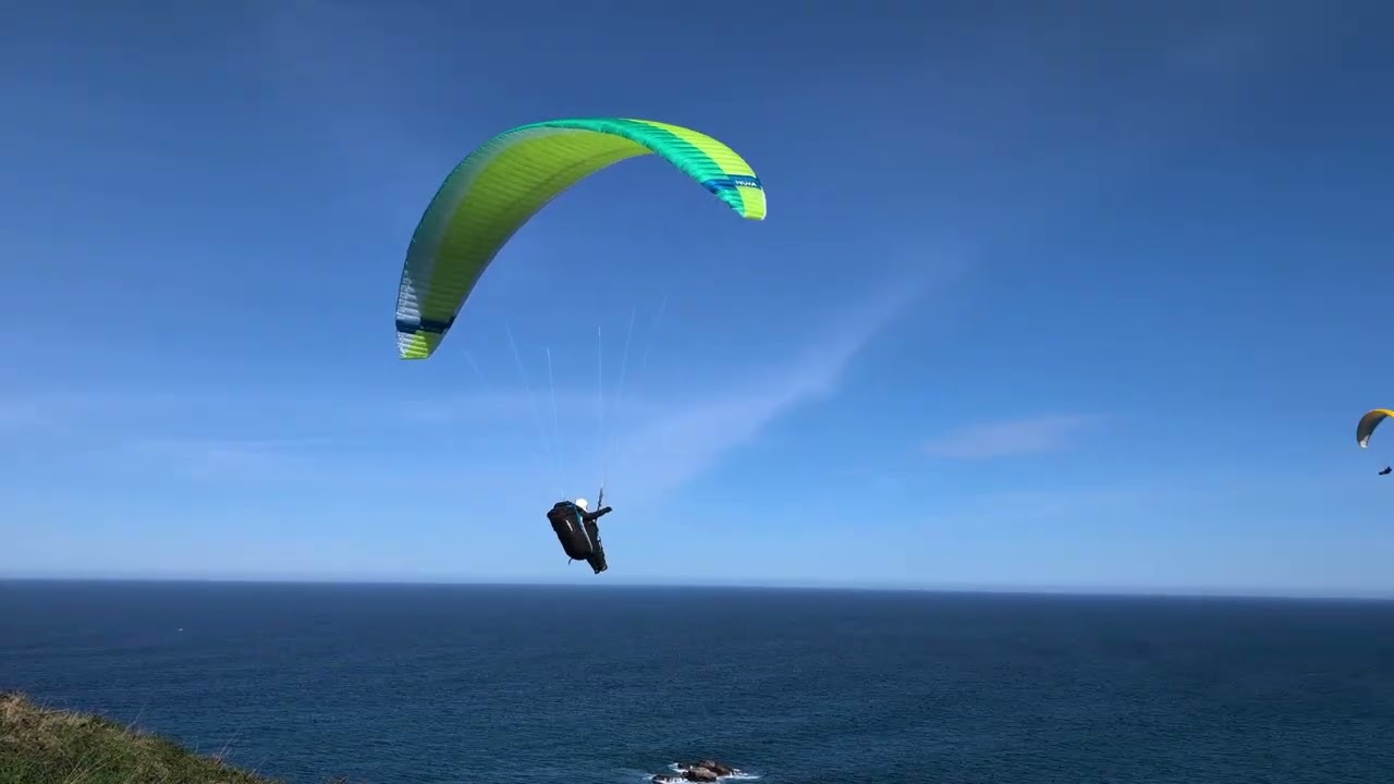 ​Entre el cielo  y el mar 🌅