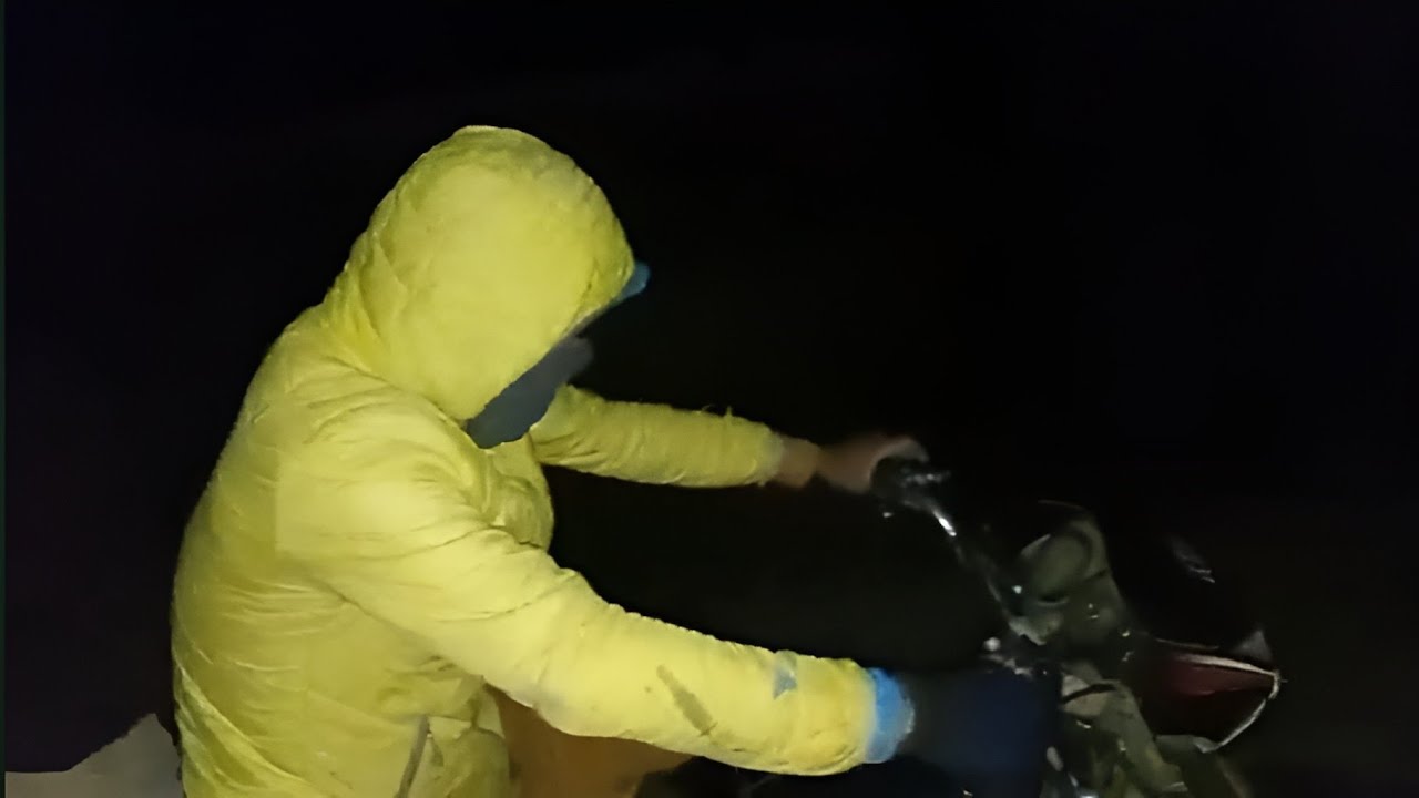 Aaj Ki Raat Badi Mushkil Hai🌙