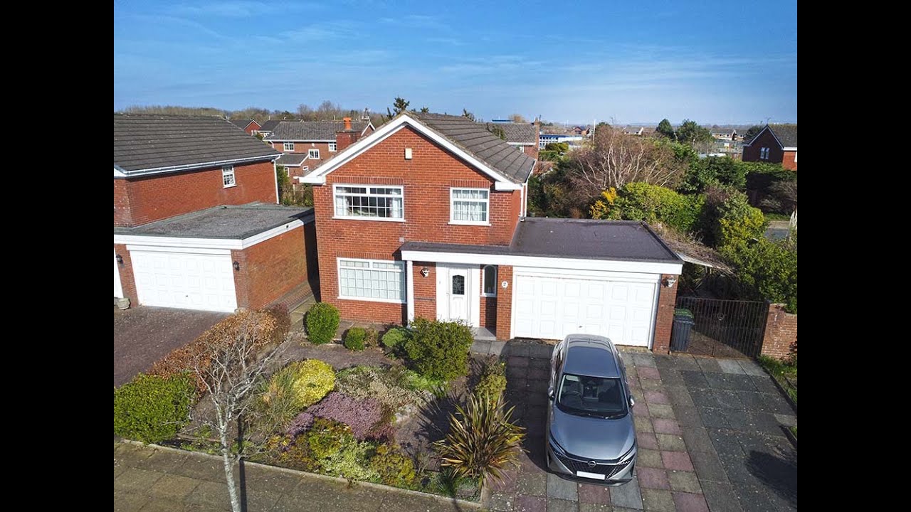 Property for Sale, Chris Tinsley Estate Agents, Four Bedroom Detached Family House in Ainsdale.