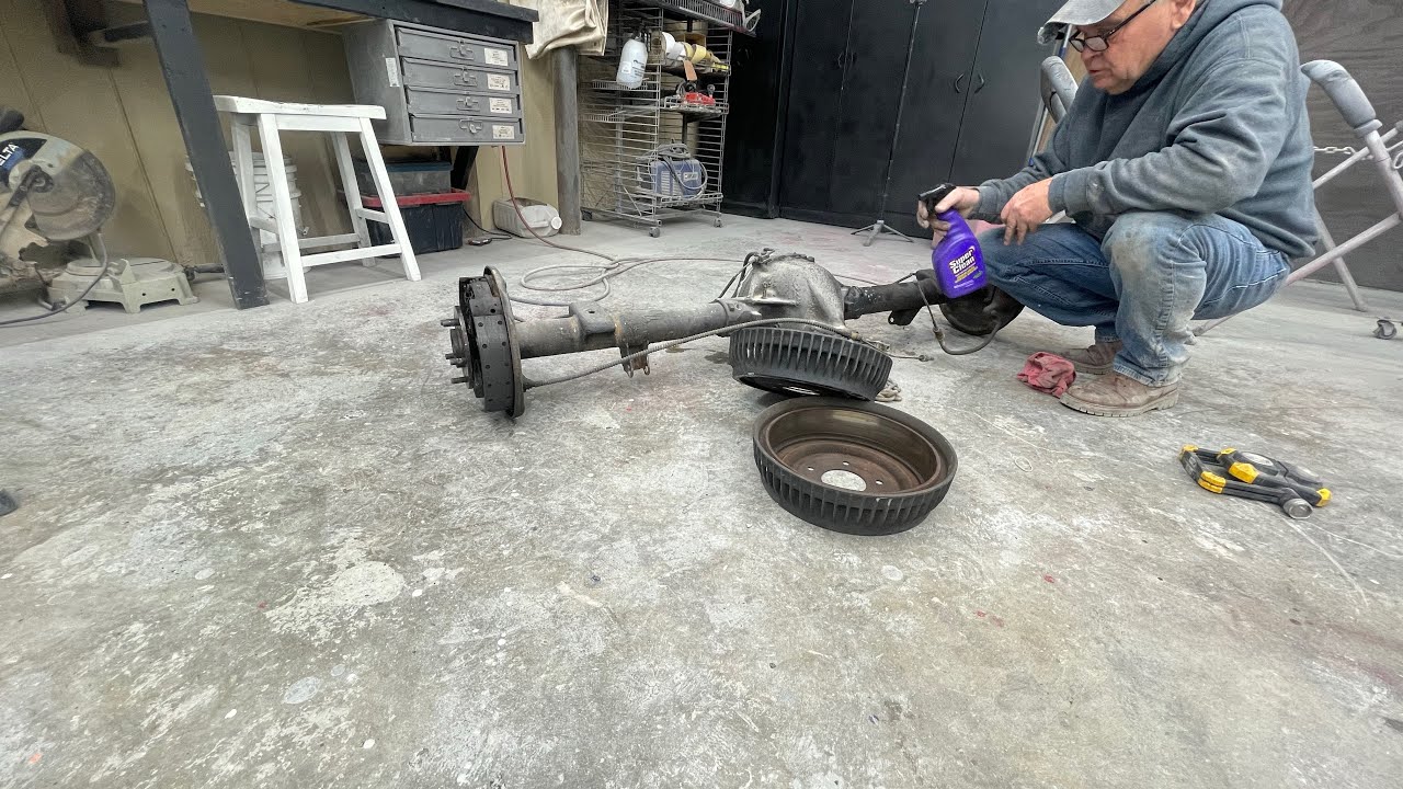 C10 Chevy Truck rearend Replacement 🤦🏻#automobile #diy #superclean #carrestorationproject 