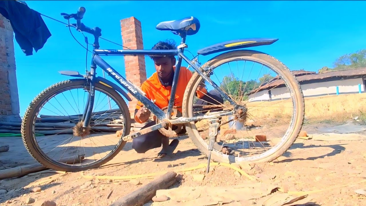 Cycle Par Jama Cement Saaf Kar Diya 💪 @bhaagtatimevlog