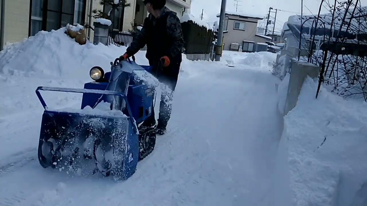 実家の周辺を除雪しました！1.5メートル突入😎