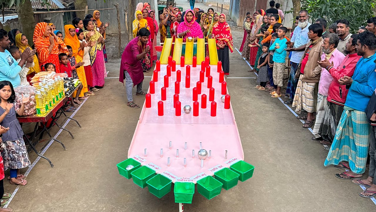 আজব খেলায় পুরস্কারের ছড়াছড়ি। বল গড়িয়ে বাধপাড়ায় মহিলারা কিভাবে প্রয়োজনীয় উপহার জিতে নিলো দেখুন ?