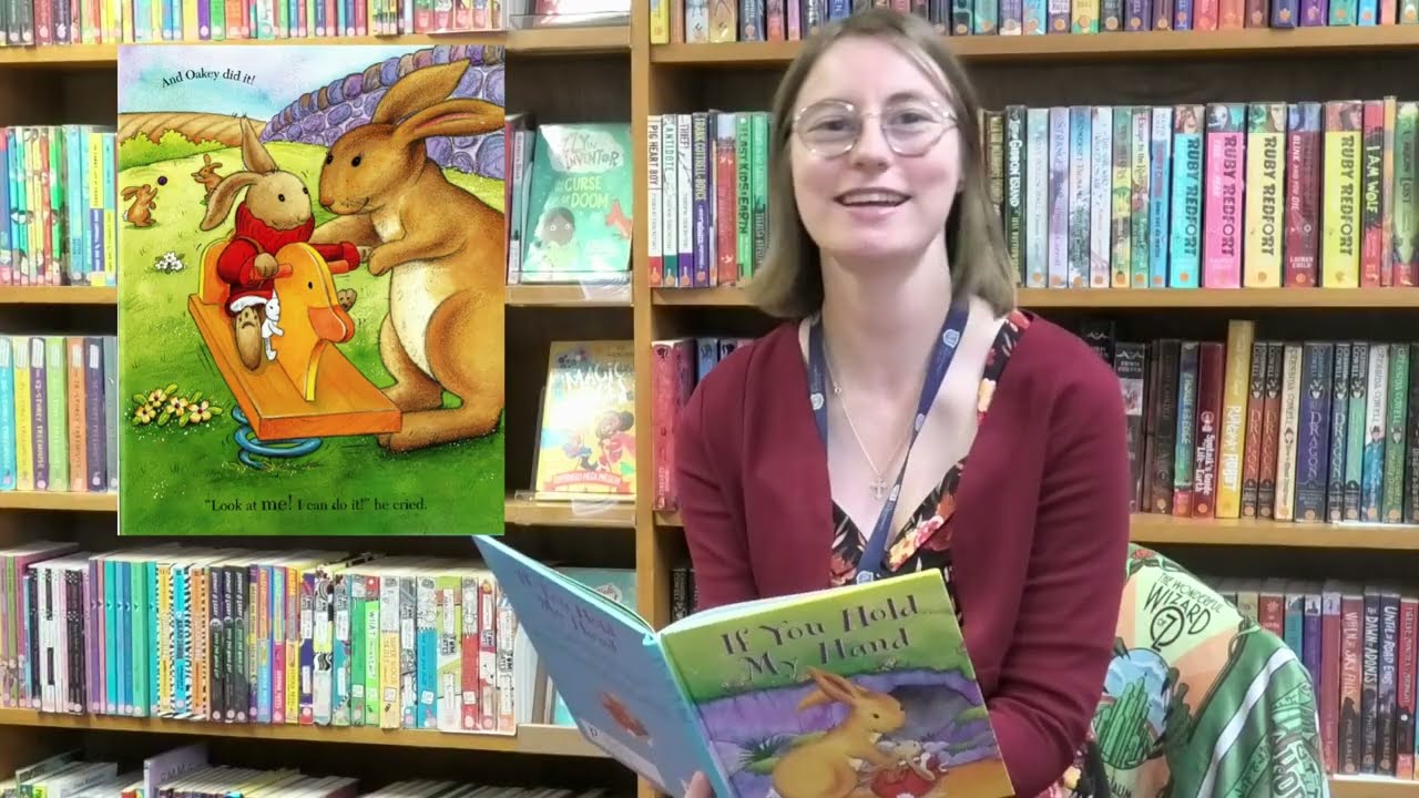 Всемирный день книги — «Если ты будешь держать меня за руку», читает мисс Пенни.