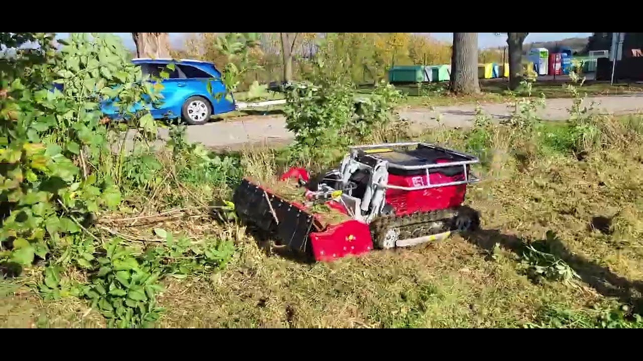 TIMAN RC1000 při práci na svahu