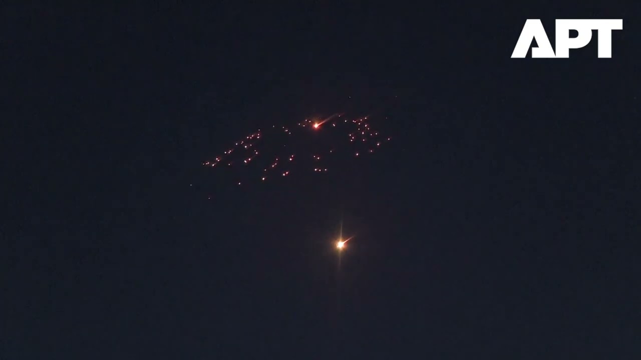WATCH | Iran Missiles Split Mid-Air Over Tel Aviv as Cluster Warheads Fall Across City | APT