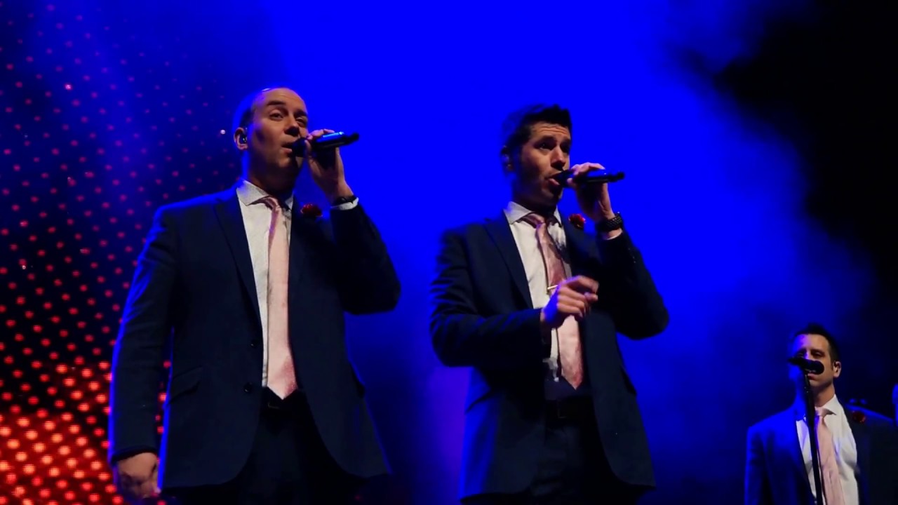 Straight No Chaser Chicago 12/17/16: All About That Bass