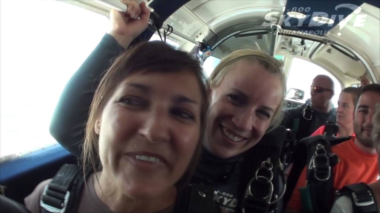 Laura Noel's Tandem skydive!
