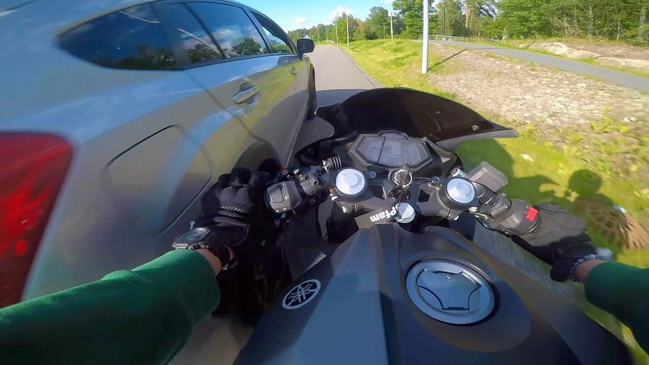How A 16 y/o Rides Home From School (Almost Crashed) | Yamaha YZF R125 - Black Widow