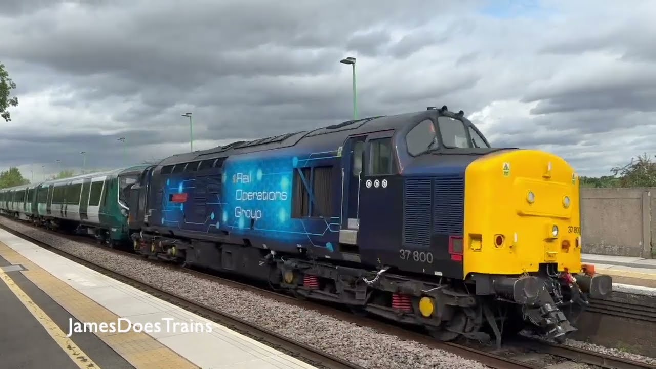 Trains at Tamworth August 2025